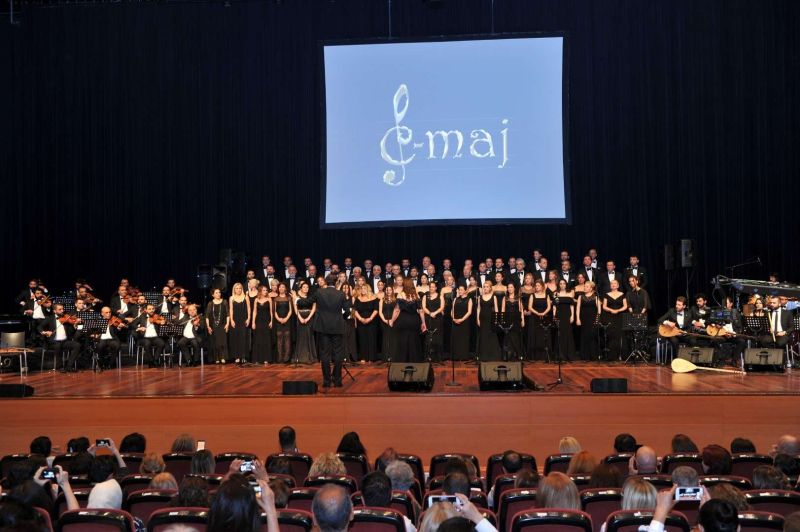 BAŞÖĞRETMEN ATATÜRK’ÜN SEVDİĞİ ŞARKILAR SESLENDİRİLİYOR