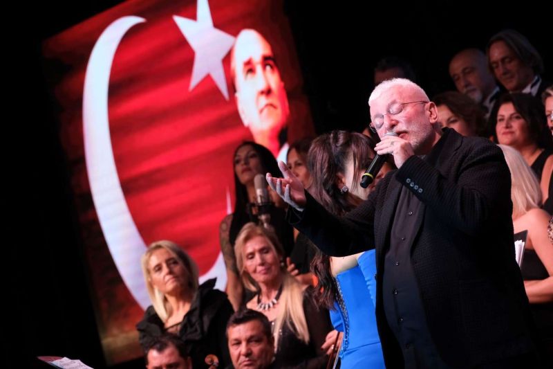 ÖZEL GECEDE “GENÇLER OKUSUN DİYE” BULUŞTULAR