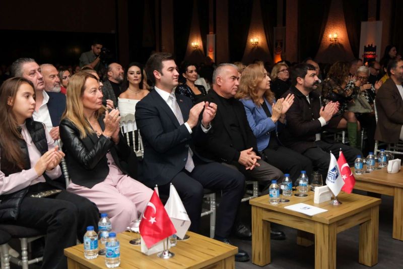 ÖZEL GECEDE “GENÇLER OKUSUN DİYE” BULUŞTULAR