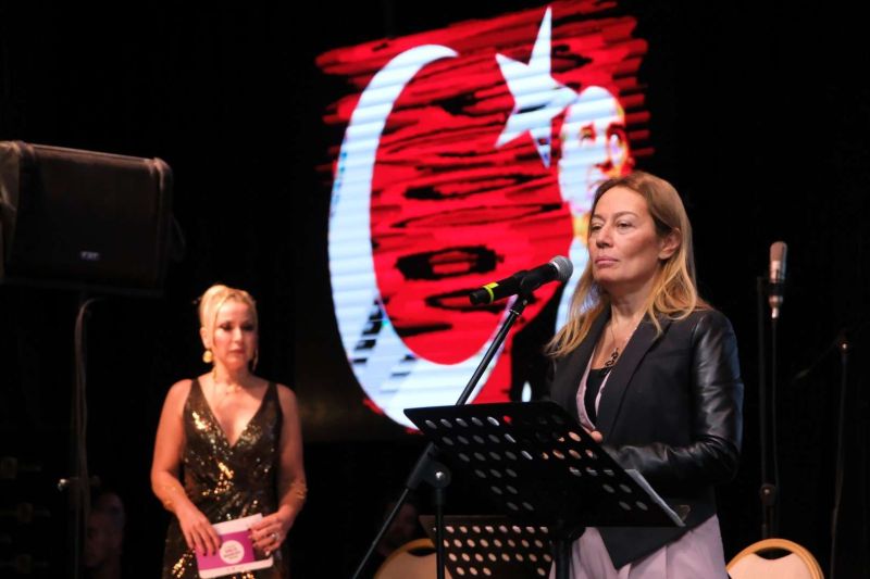 ÖZEL GECEDE “GENÇLER OKUSUN DİYE” BULUŞTULAR