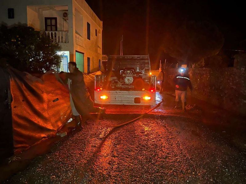 YAĞMUR NÖBETİNDEKİ EKİPLERDEN ANLIK MÜDAHALELER