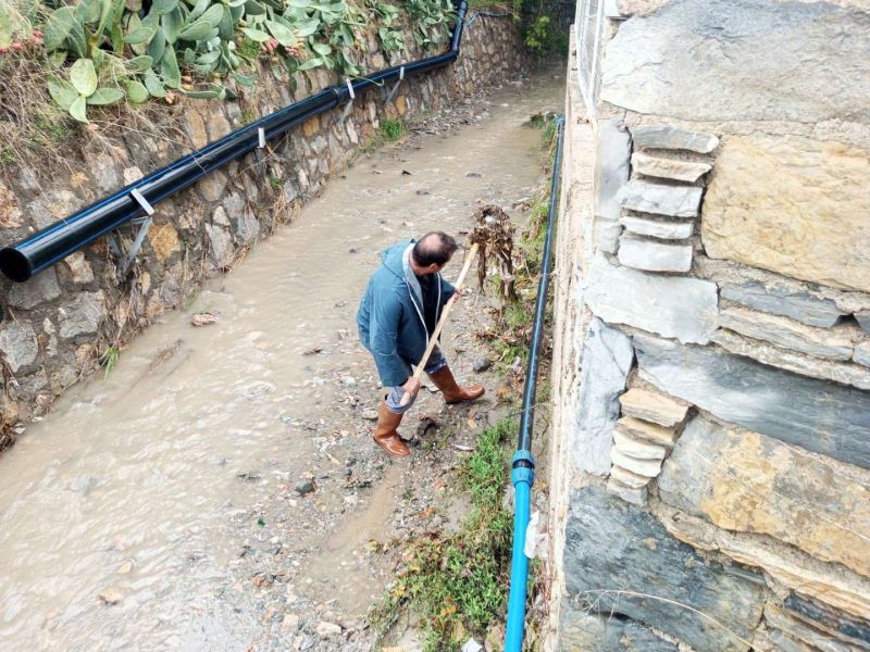YAĞMUR NÖBETİNDEKİ EKİPLERDEN ANLIK MÜDAHALELER