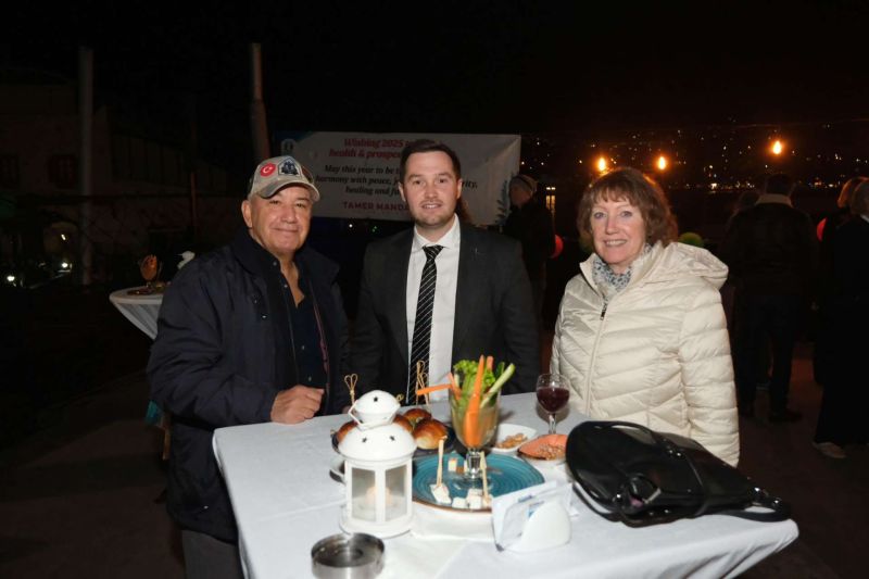 BELEDİYEDEN ULUSLARARASI TOPLULUĞA YENİ YIL KOKTEYLİ