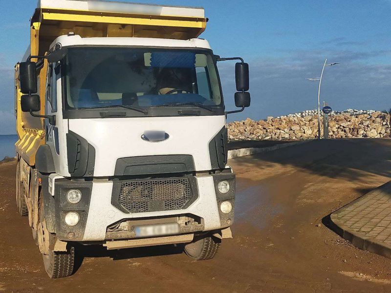 HAFRİYAT KAMYONLARINA BELEDİYEDEN DENETİM