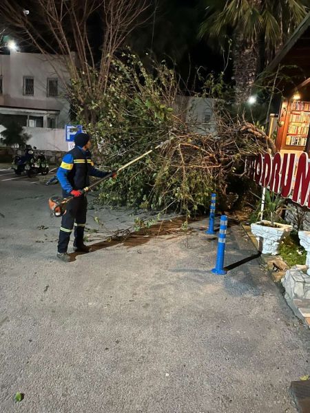 BELEDİYE, OLUMSUZLUKLARA KARŞI NÖBETTE