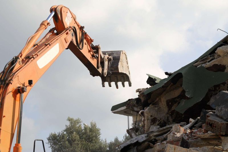 KAÇAK YAPILARLA MÜCADELEYE KARARLILIKLA DEVAM EDİLİYOR