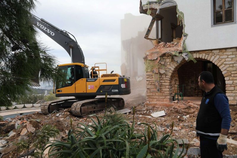 KAÇAK YAPILARLA MÜCADELEYE KARARLILIKLA DEVAM EDİLİYOR