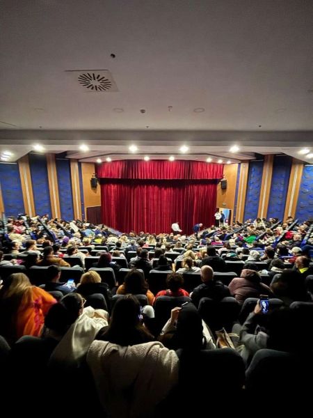 “HADİ ÖLDÜRSENE CANİKOM” YENİDEN SAHNEDE