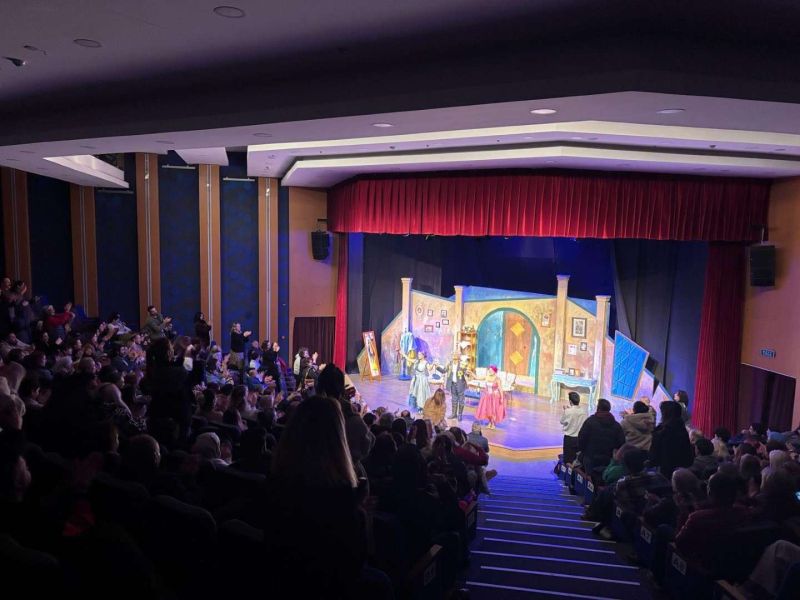 “HADİ ÖLDÜRSENE CANİKOM” YENİDEN SAHNEDE