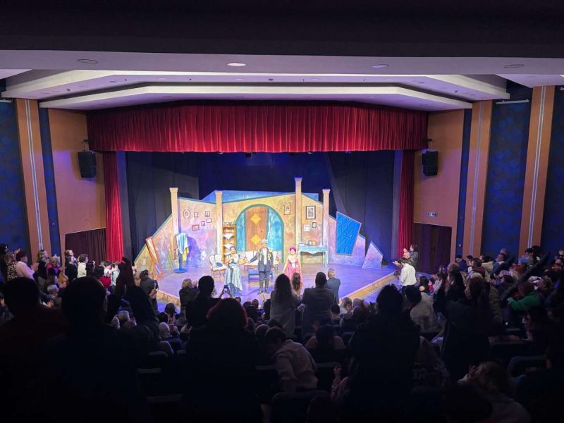 “HADİ ÖLDÜRSENE CANİKOM” YENİDEN SAHNEDE