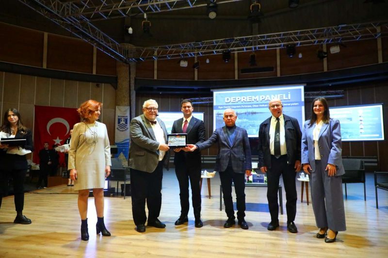 DEPREM PANELİ, YOĞUN İLGİ GÖRDÜ