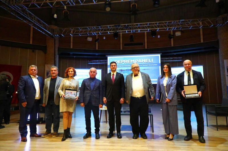 DEPREM PANELİ, YOĞUN İLGİ GÖRDÜ