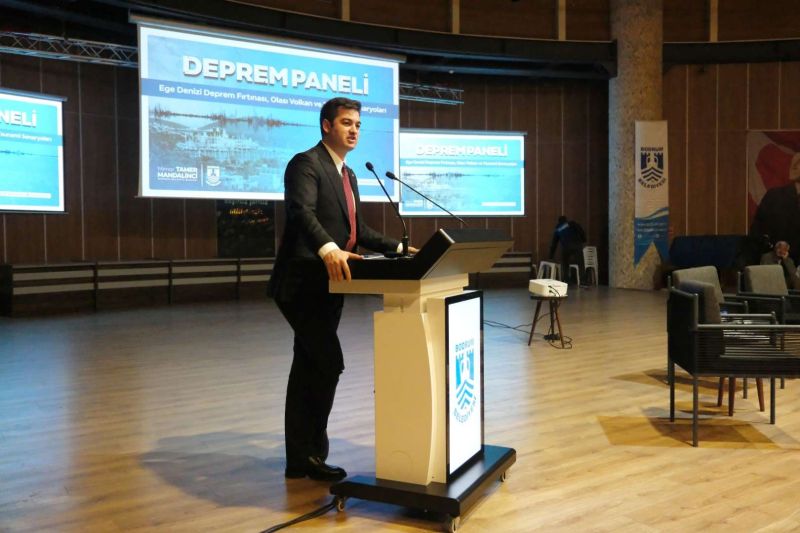 DEPREM PANELİ, YOĞUN İLGİ GÖRDÜ