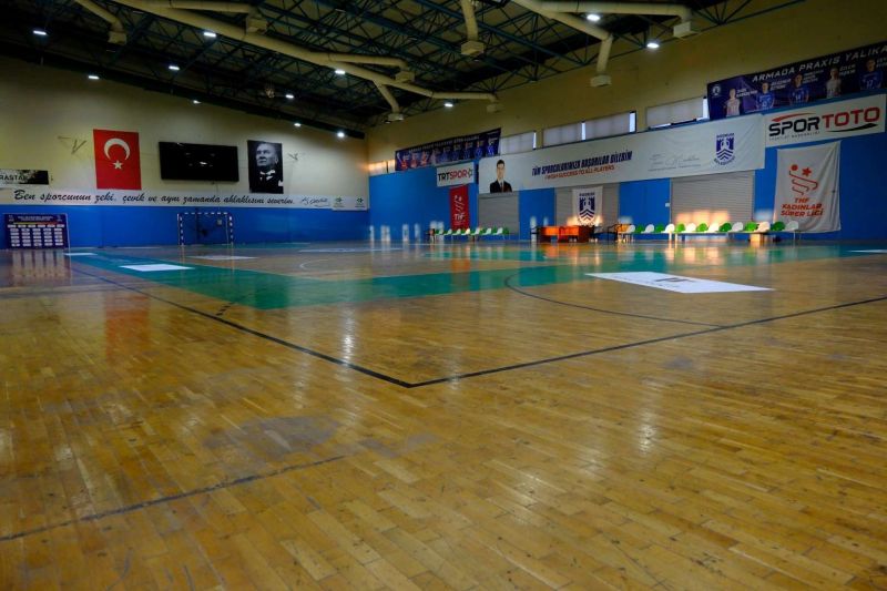 BİNNAZ KARAKAYA SPOR SALONUNDA ÇALIŞMALAR TAMAMLANDI