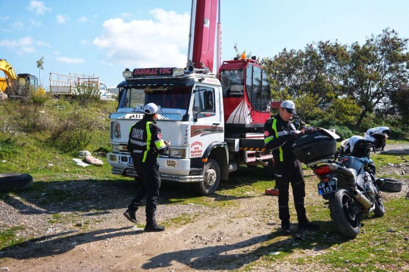 BELEDİYEDEN KAMUSAL ALAN İŞGALİNE MÜDAHALE