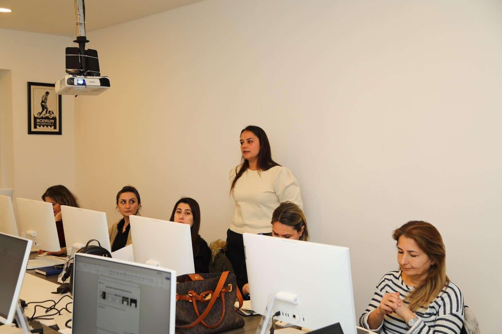 BELEDİYE PERSONELİNE BİLGİSAYAR PROGRAMI EĞİTİMİ VERDİK