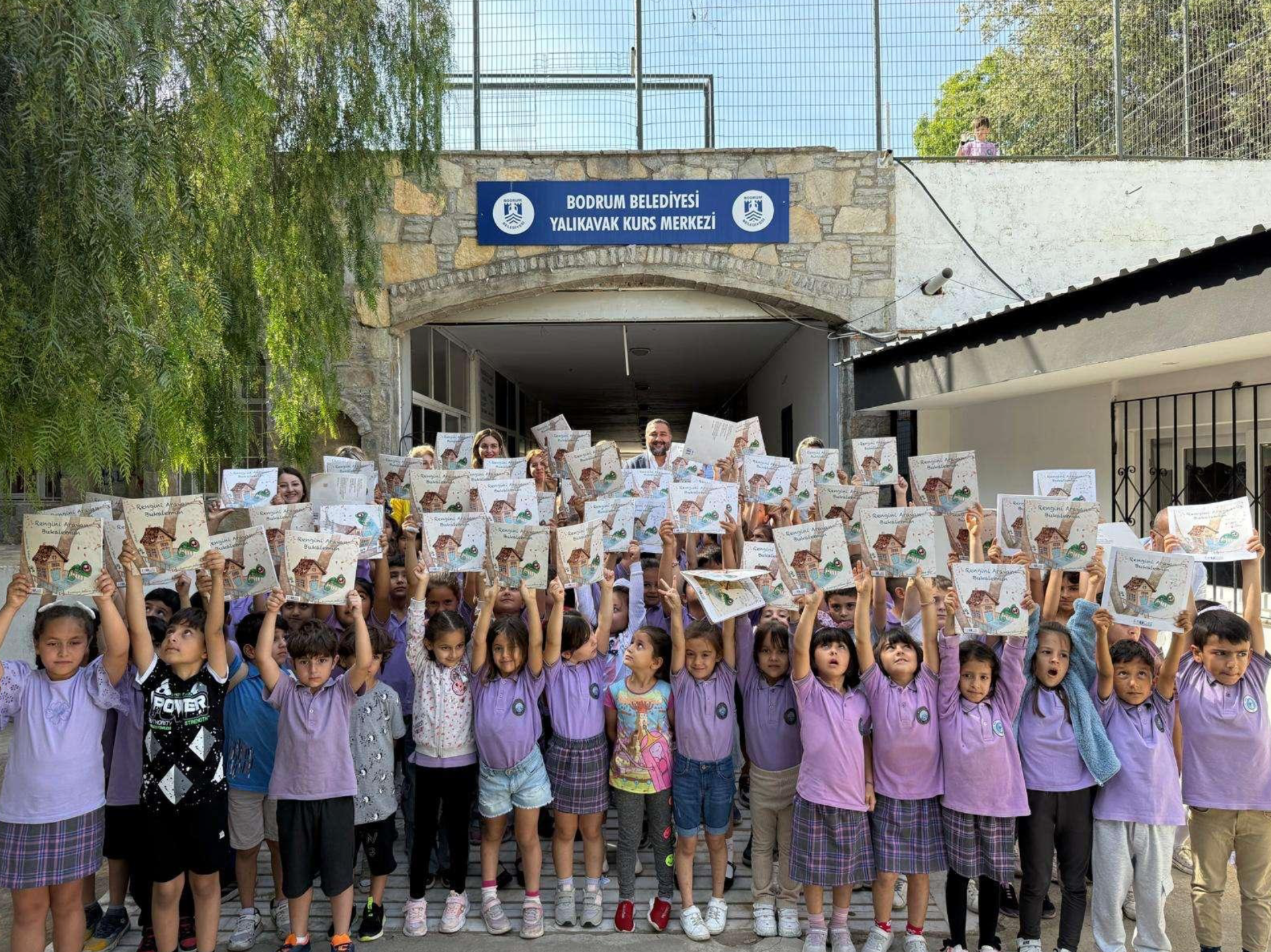 BODRUM'DA MİNİK OKURLAR YAZARLARLA BULUŞTU