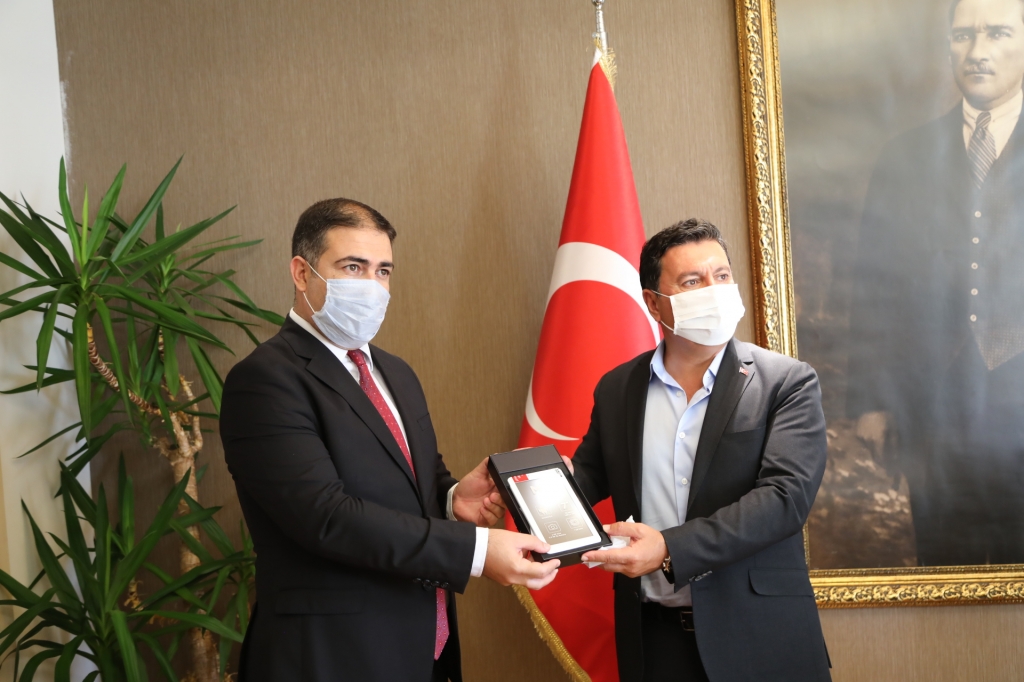 BODRUM'DAKİ ÖĞRENCİLERE TABLET DESTEĞİ SAĞLADIK