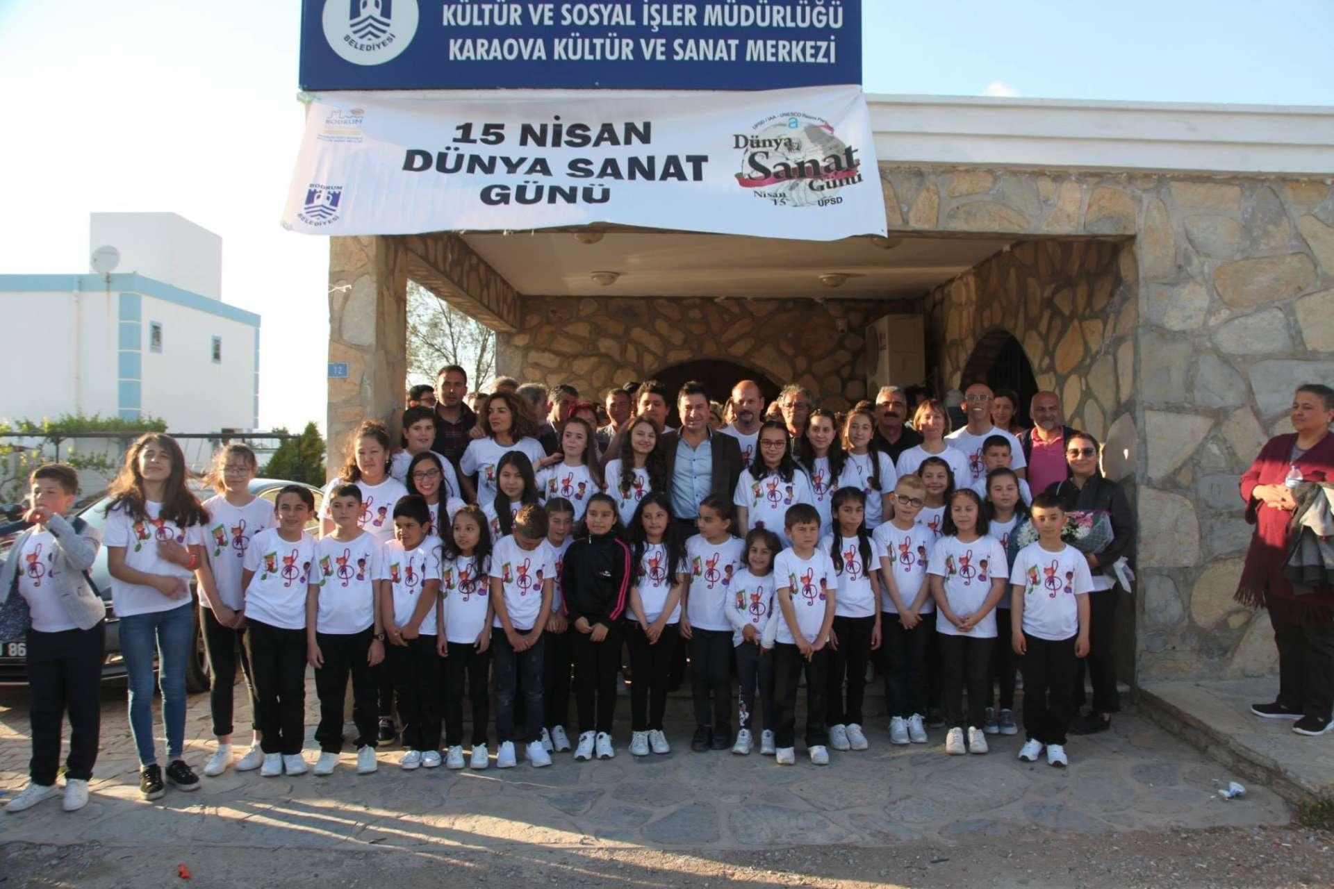 DÜNYA SANAT GÜNÜ ETKİNLİKLERİ KAPSAMINDA HAZIRLANAN ETKİNLERİ GERÇEKLEŞTİRDİK