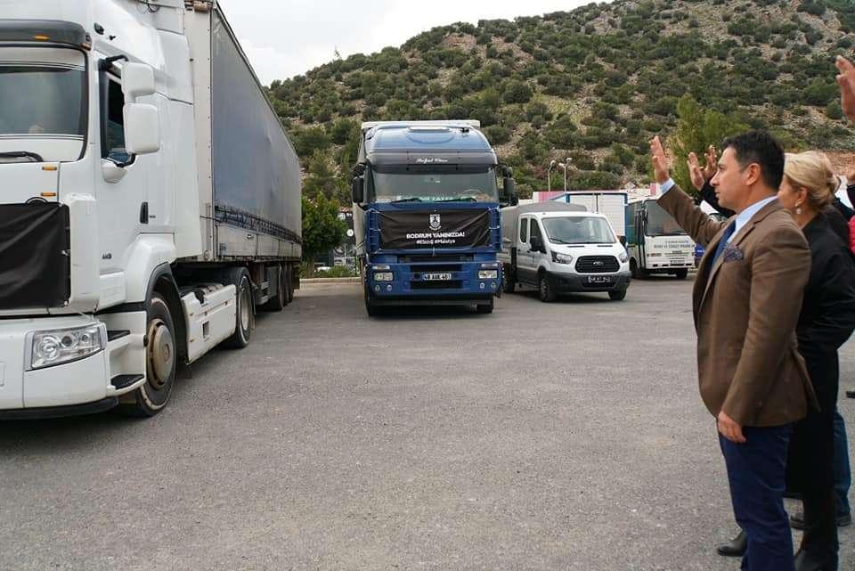 ELAZIĞ'DA DEPREMDEN ETKİLENEN VATANDAŞLARIMIZ İÇİN BODRUM'DA 2 TIR DOLUSU MALZEME TOPLANDI