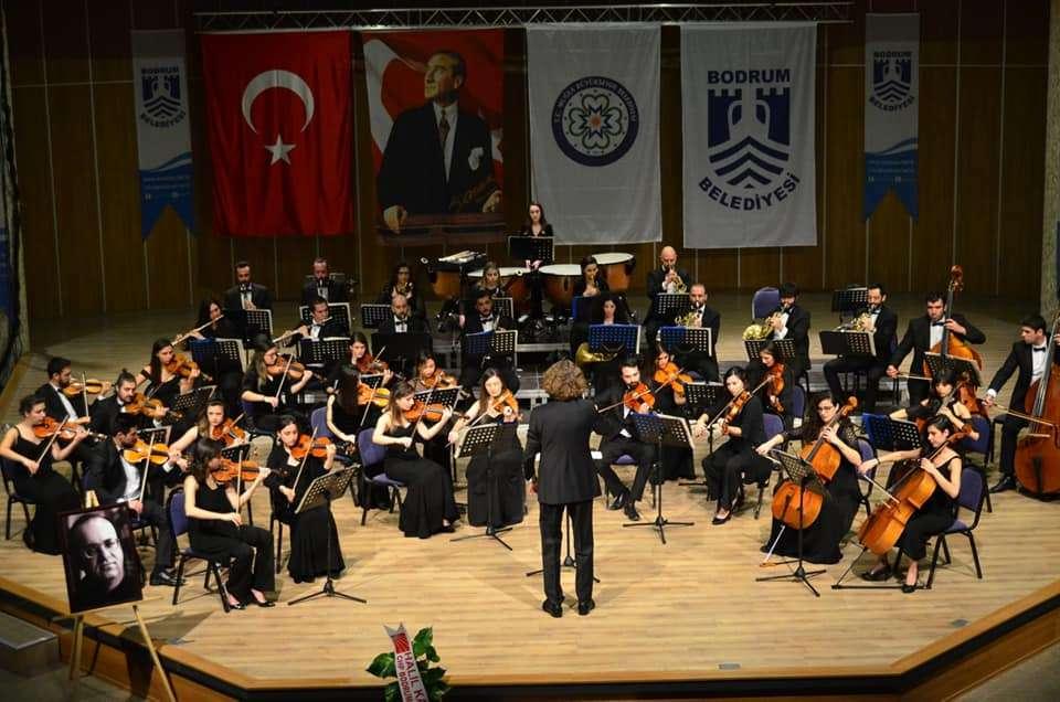 UĞUR MUMCU'YU ANMA KONSERİ DÜZENLEDİK