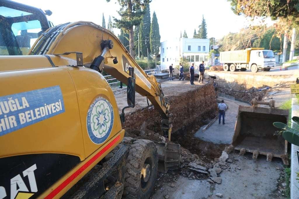 YAĞMUR SUYU DRENAJ ÇALIŞMALARINA BAŞLANDI