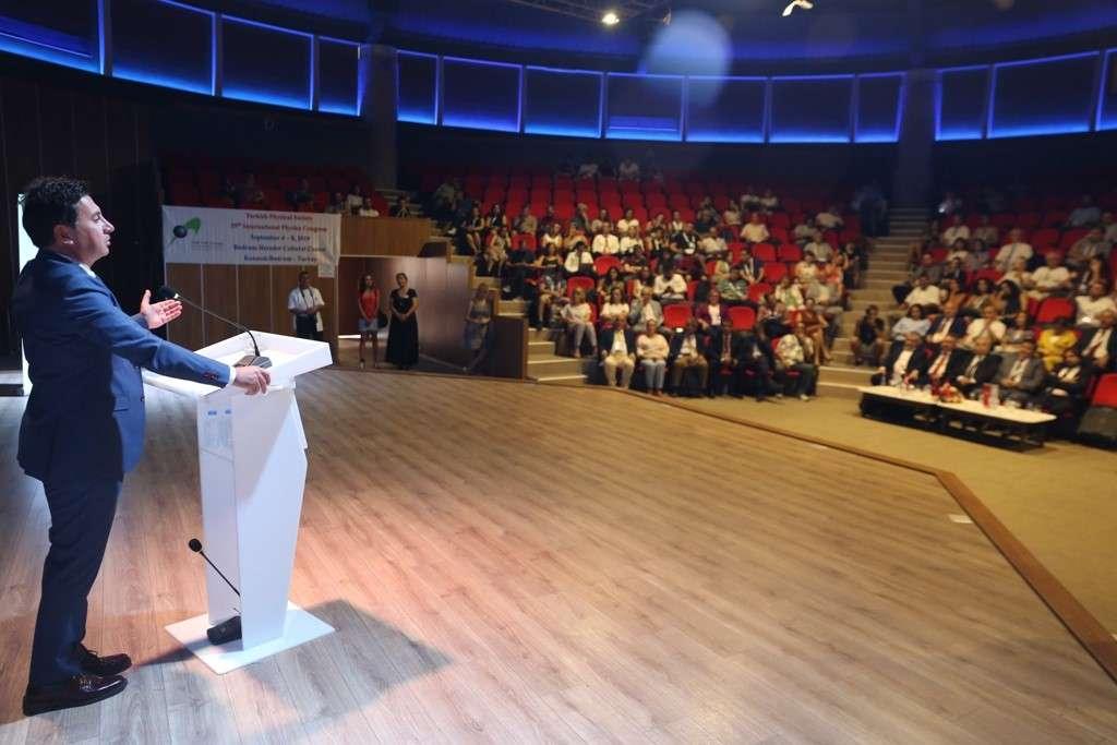 ULUSLARARASI FİZİK KONGRESİ BODRUM'DA YAPILDI