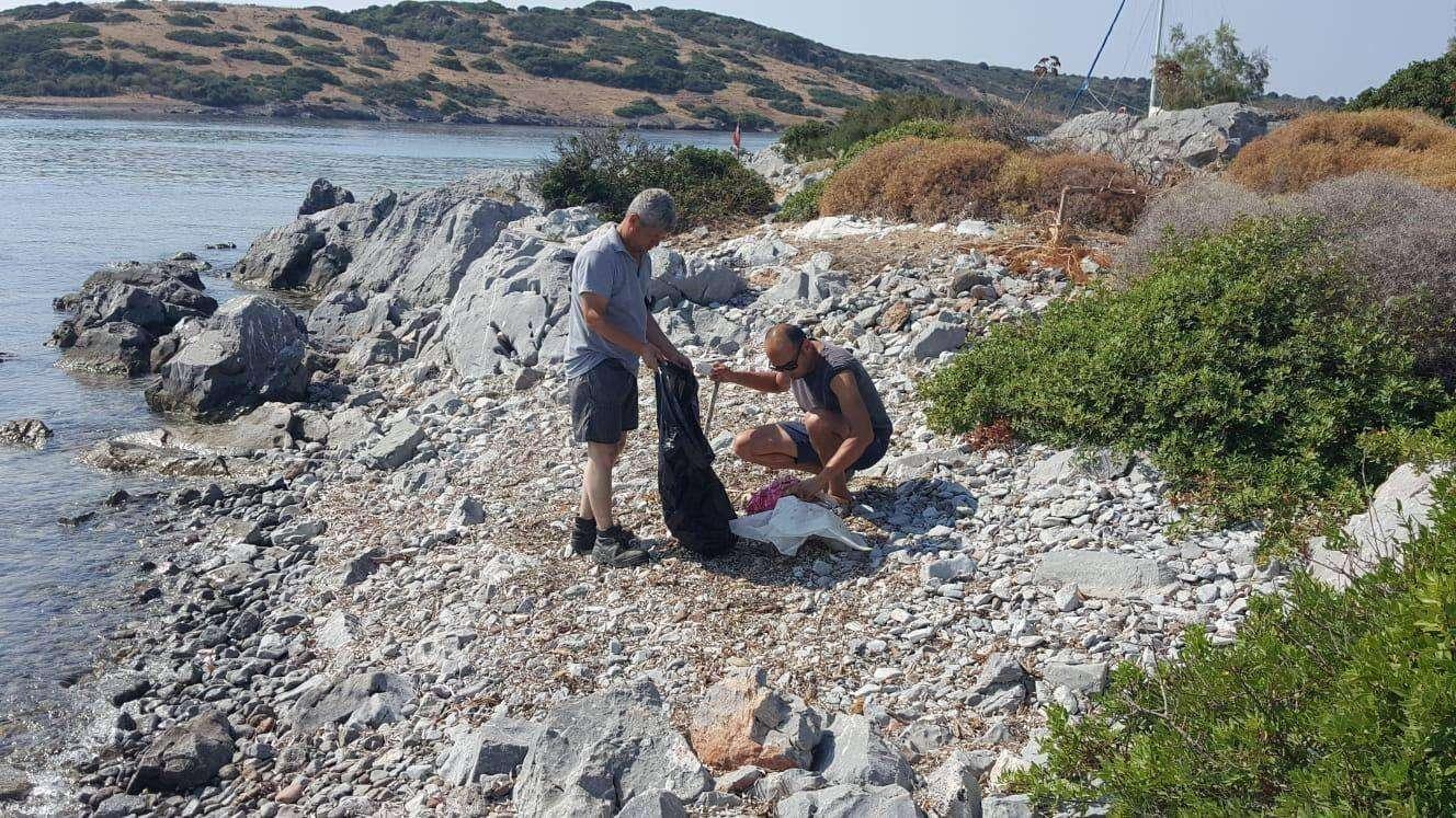 ADA BOĞAZI'NDA KIYI TEMİZLİĞİ YAPILDI