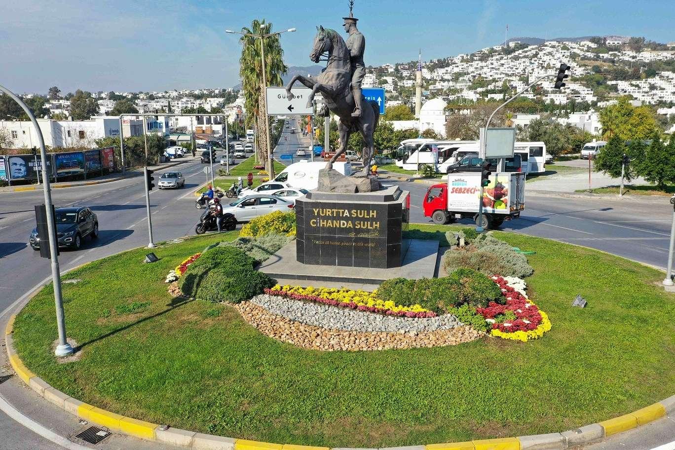 KURAKLIĞA KARŞI KENTİMİZİ MEVSİME UYGUN BİTKİLERLE SÜSLEDİK