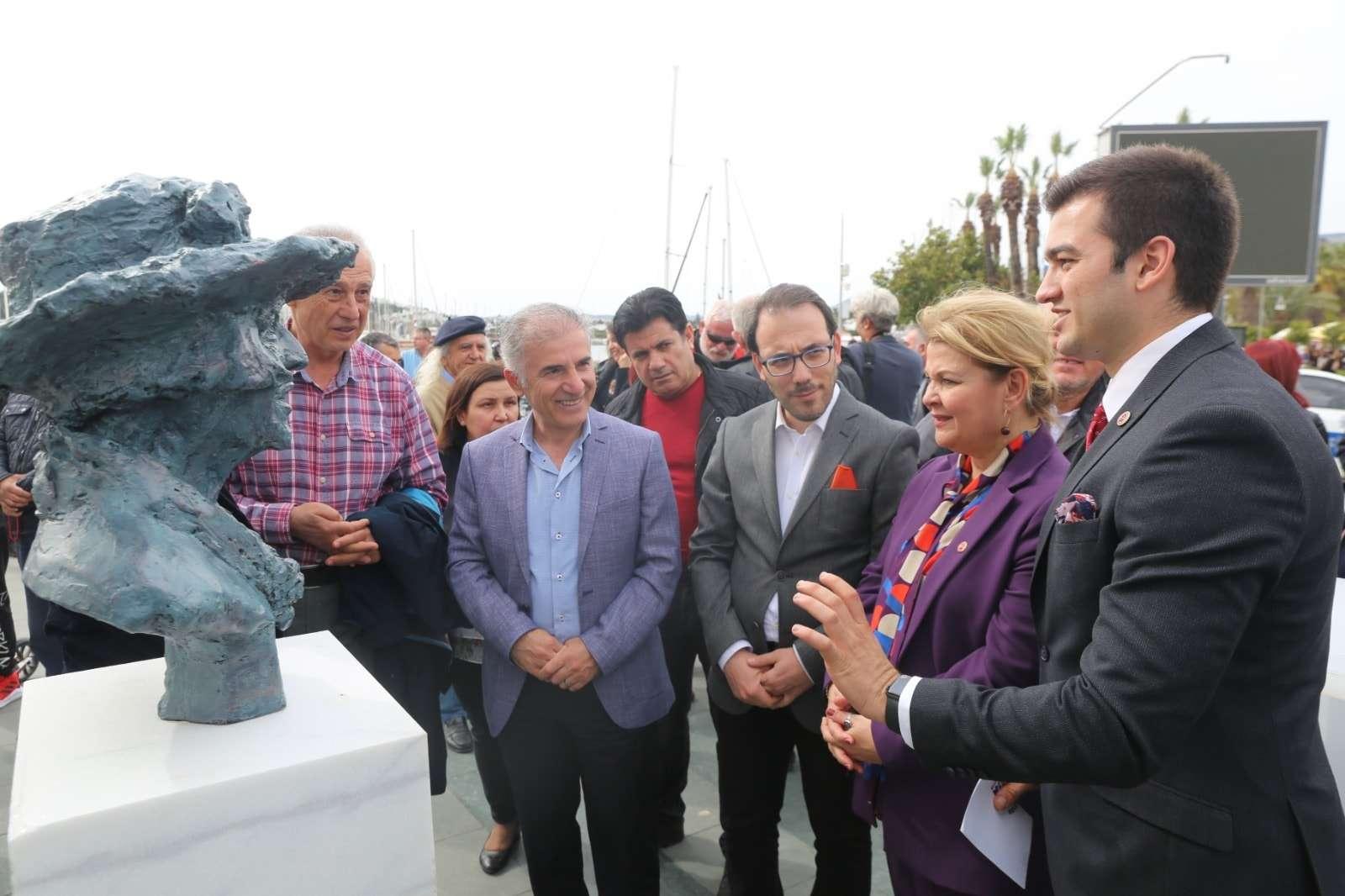 BİLİME VE SANATA YÖN VEREN KADINLAR SERGİSİ AÇILDI