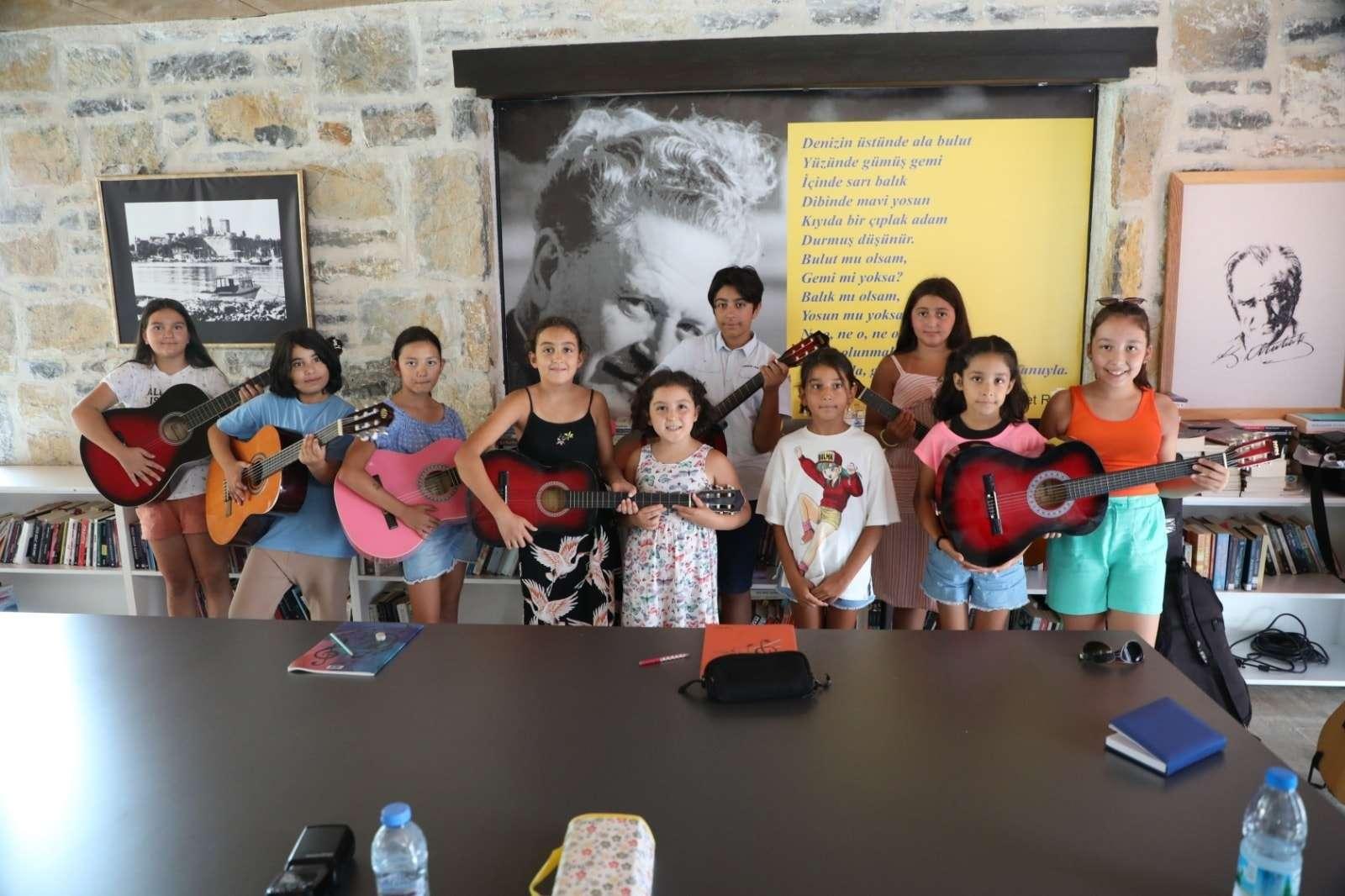 9-15 YAŞ ARASI ÇOCUKLARIMIZA GİTAR KURSU DÜZENLEDİK
