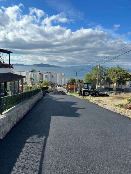 TURGUTREİS MAHALLESİ 4126 SOKAK'TA ASFALT SERİM ÇALIŞMALARI TAMAMLANDI