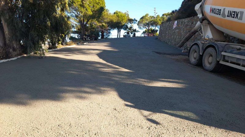 KOYUNBABA MAHALLESİ ZAMBAK SOKAK BETON YOL ÇALIŞMALARI TAMAMLANDI