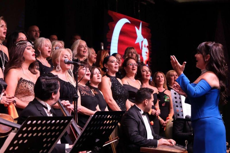 BELEDİYEMİZ VE C-MAJÖR TÜRKİYE İŞ'TEN SESLER KOROSU ORTAK KONSER DÜZENLEDİ