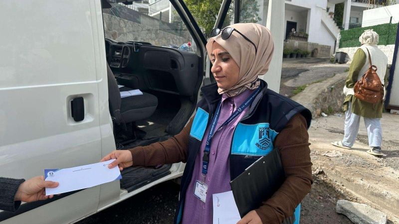 RAMAZAN AYINDA İHTİYAÇ SAHİPLERİNE SOSYAL DESTEK KARTI DAĞITTIK