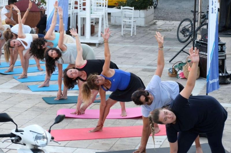 SAĞLIKLI YAŞAM İÇİN AÇIK HAVA YOGA GÜNLERİ BAŞLATILDI