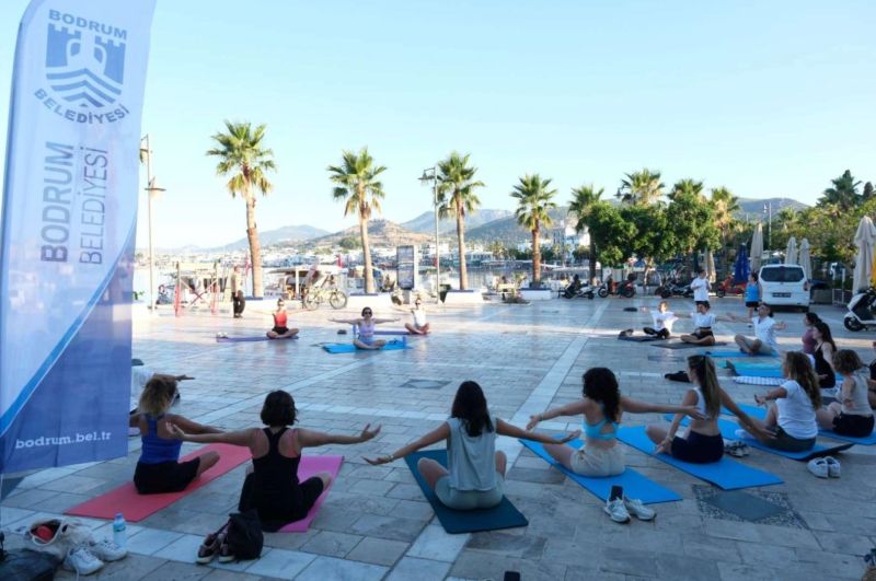 SAĞLIKLI YAŞAM İÇİN AÇIK HAVA YOGA GÜNLERİ BAŞLATILDI