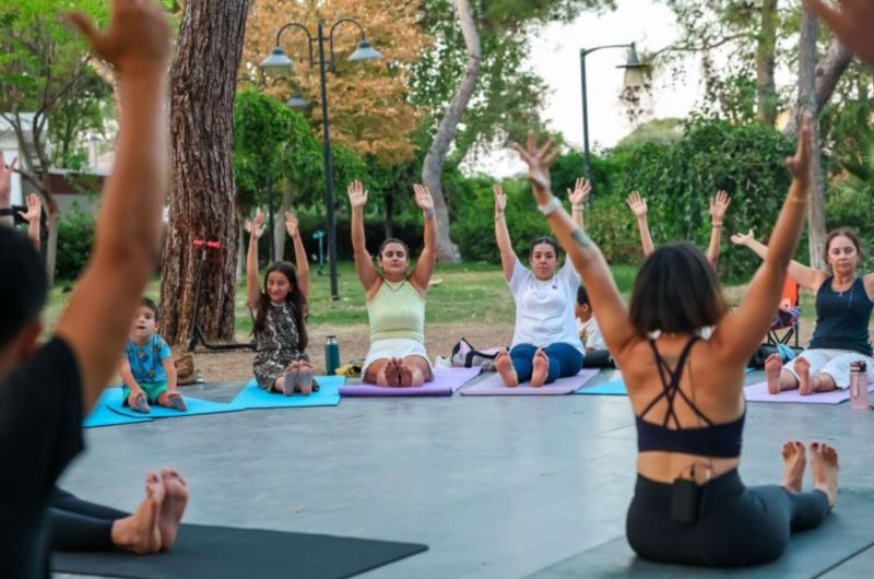AÇIK HAVA YOGA GÜNLERİ MUMCULAR'DA GERÇEKLEŞTİRİLDİ