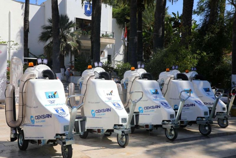 YENİ NESİL ELEKTRİKLİ YOL SÜPÜRME ARAÇLARI HİZMETE GİRDİ