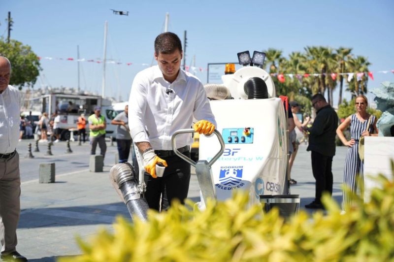 YENİ NESİL ELEKTRİKLİ YOL SÜPÜRME ARAÇLARI HİZMETE GİRDİ