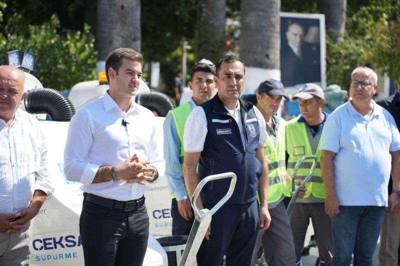 YENİ NESİL ELEKTRİKLİ YOL SÜPÜRME ARAÇLARI HİZMETE GİRDİ