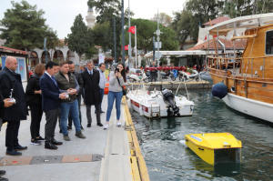 DENİZ YÜZEYİ TEMİZLEME ARACI HİZMETE BAŞLADI