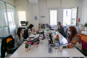 COVİD-19 SALGININDA 65 YAŞ ÜSTÜ VATANDAŞLARIMIZI TEK TEK ARAYARAK YALNIZ BIRAKMADIK