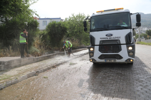 TOPLU TEMİZLİK ETKİNLİĞİ TURGUTREİS'TE DEVAM ETTİ