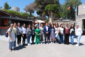DEPREM MAĞDURU KADINLARI BODRUM'DA AĞIRLADIK