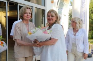 SELMA GÜRBÜZ RETROSPEKTİF SERGİSİ SANATSEVERLERLE BULUŞTU