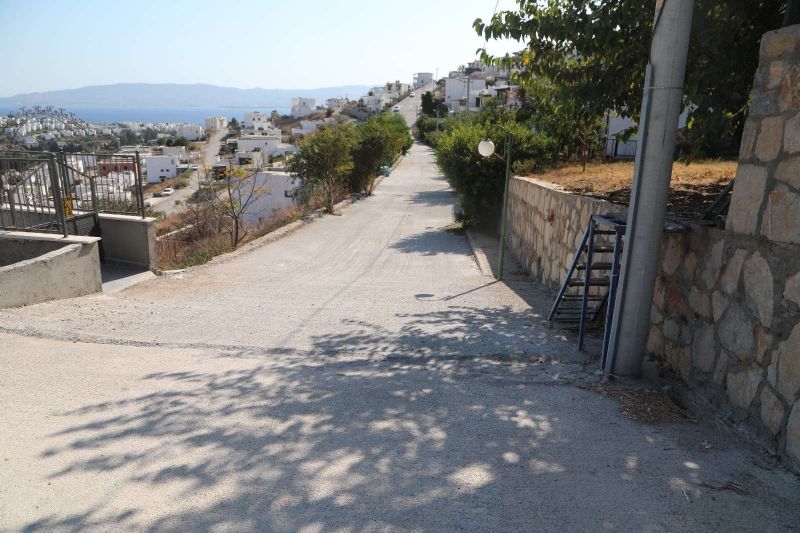 AKYARLAR MAHALLESİ TOP TEPESİ CADDESİ BETON YOL ÇALIŞMALARI TAMAMLANDI