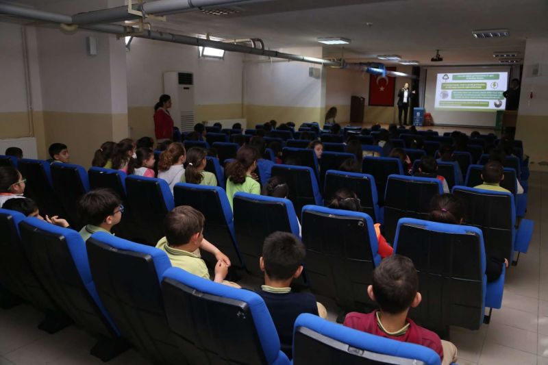 SIFIR ATIK PROJESİ KAPSAMINDA OKULLARDA SIFIR ATIK EĞİTİMİ VERİYORUZ