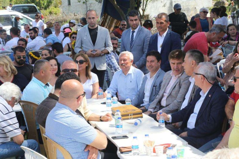 CANLAR ŞENLİĞİ'İNİN 8. Sİ DÜZENLENDİ