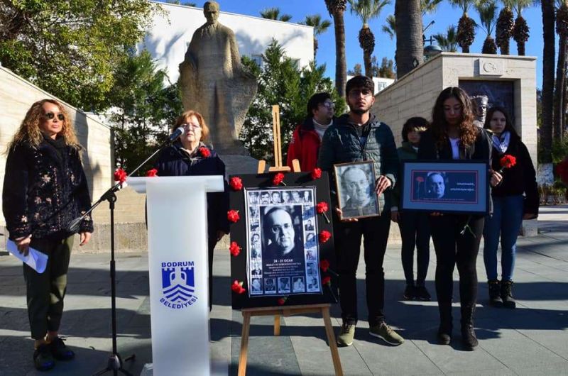 GAZETECİ YAZAR UĞUR MUMCU'YU 27.YIL ÖLÜM DÖNÜMÜNDE ANDIK